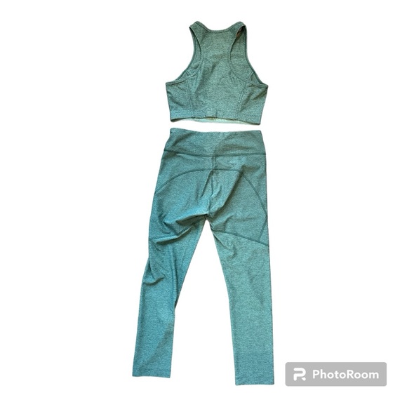 Outdoor Voices Hunter Green Leggings and Sports Bra - Picture 4 of 5